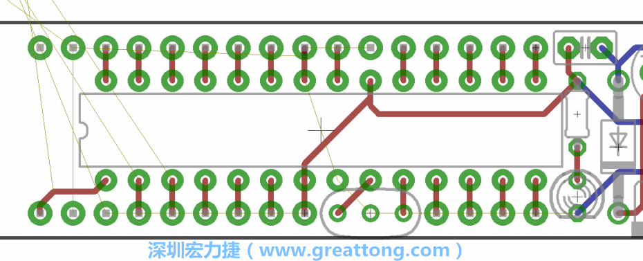 諧振器應(yīng)擺放在ATmega微控制器的針腳8、9和10旁邊，在共鳴器和微控制器中間的高頻信號線應(yīng)該要愈短愈好，此外，其它的信號線應(yīng)該要遠(yuǎn)離這個區(qū)域且配置在諧振器的下方，這樣做是為了防止不必要的無線電波干擾。
