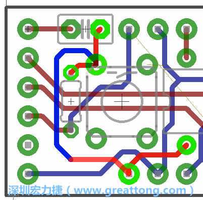 為了要創(chuàng)造一個電路通道，首先要先點擊重置開關(guān)的連結(jié)點進(jìn)行布線，在電路板的背面繪制線路直到其它線路前的乾淨(jìng)區(qū)域。